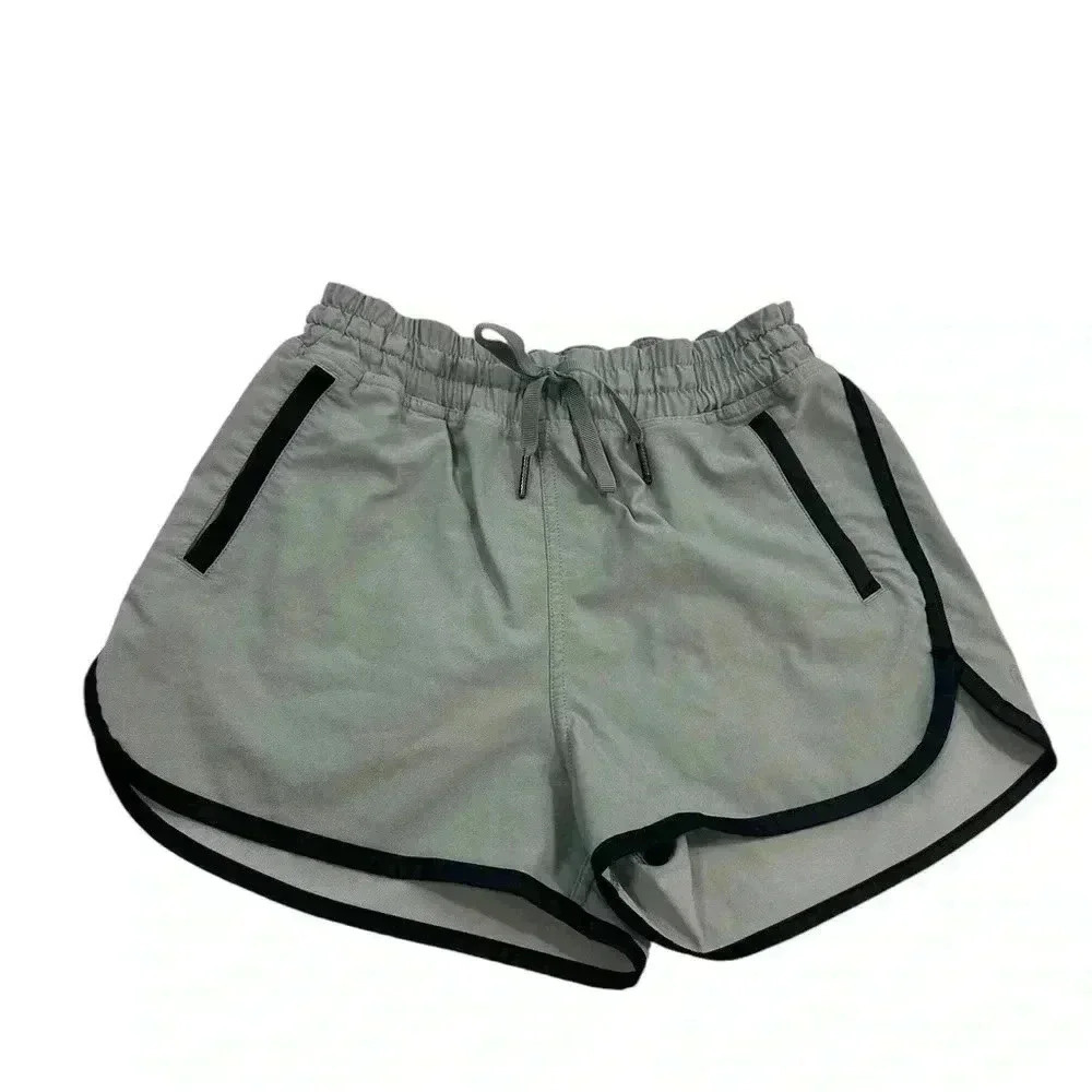 Lululemon Varsity Short Black Tie waist Pockets Gym Lift Crosstrain Size 4